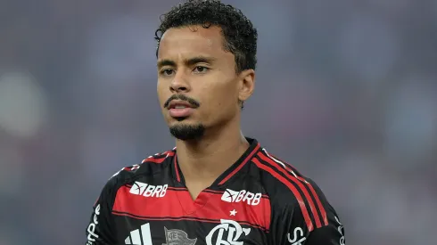 RJ – RIO DE JANEIRO – 10/05/2025 – BRASILEIRO A 2025, FLAMENGO X BAHIA – Allan jogador do Flamengo durante partida contra o Bahia no estadio Maracana pelo campeonato Brasileiro A 2025. Foto: Thiago Ribeiro/AGIF