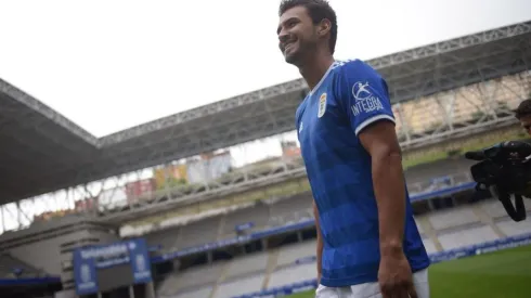 Hasta junio de 2020 firmó el central mexicano / Foto: @RealOviedo