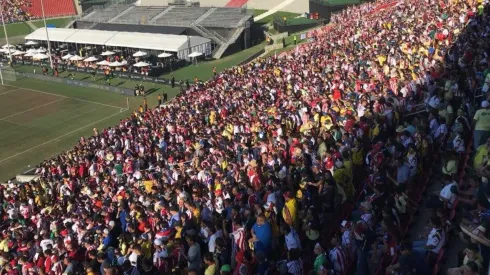 El Rojiblanco tiñó las tribunas del Coliseum de Los Ángeles durante el Superclásico
