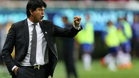 José Saturnino Cardozo tuvo una complicada semana para armar su alineación