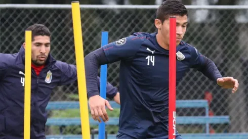 Las Chivas de Guadalajara viajaron luego de su entrenamiento en Verde Valle.