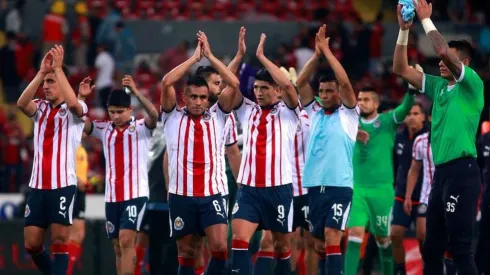 Emotiva convivencia entre plantel y aficionados / Foto: Jam Media