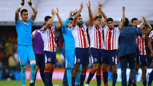 Chivas de Guadalajara aún tiene oportunidades de meterse en la liguilla / Getty Images