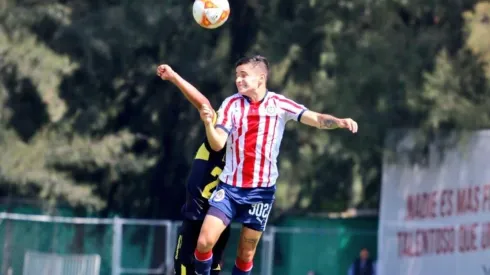 Chivas se impuso gracias a un par de goles en dos minutos / Monarcas Morelia