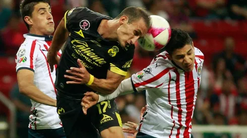 Chivas de Guadalajara no pudo con Monarcas en casa / Jam Media