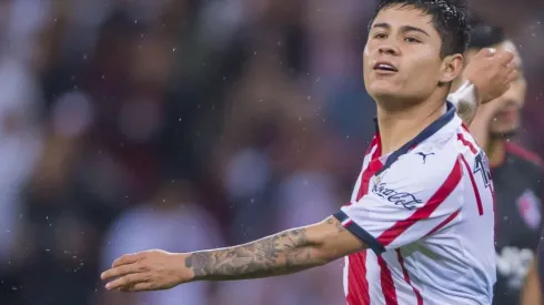 Chofis López renovó su contrato con Chivas por 3 años.