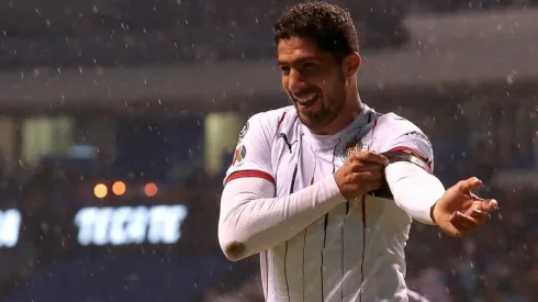 Jair Pereira renovó su contrato con Chivas.