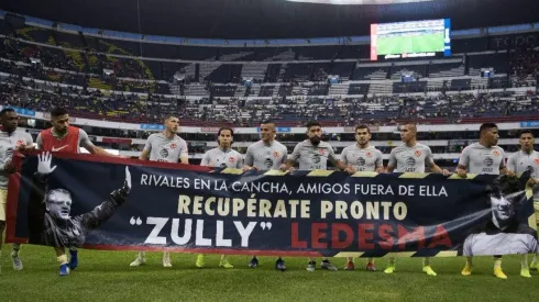 Plantel de América envió apoyo a Zully Ledesma con una manta.