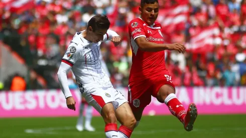 Vega (derecha) está muy cerca del Rebaño Sagrado