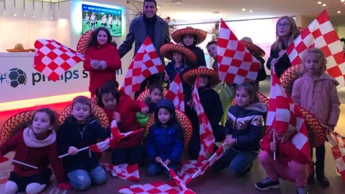 Salcido fue homenajeado en el estadio del PSV