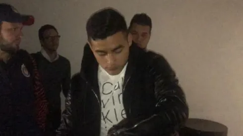 Vega a su salida del centro donde se realizó las pruebas médicas