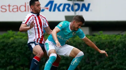 Mier agradeció a Querétaro tras firmar por Chivas