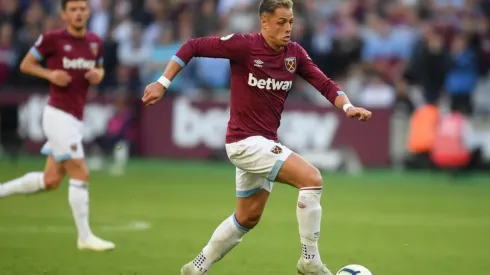 Javier Hernández durante un partido del West Ham. (Foto: Getty Images)
