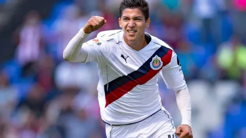 Uno se iría, dos llegarían al Redil