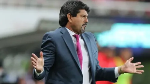 Cardozo apela al reglamento para acabar con la discusión