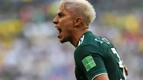 Carlos Salcedo con la Selección Mexicana.