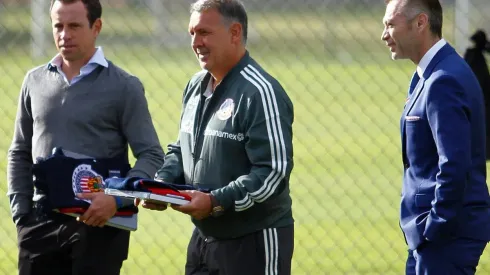 Martino convocará a 4 jugadores de Chivas.