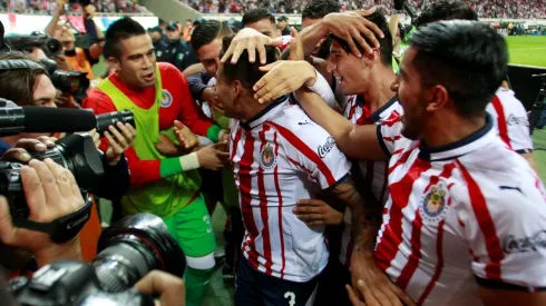 Todos felicitando al killer de la semana