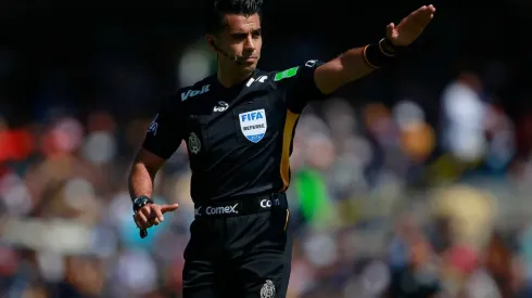 Adonai Escobedo dirigirá el duelo entre Chivas y Monterrey.