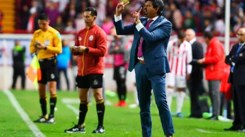 Las pocas variantes empleadas por Pepe Cardozo han convertido a Chivas en un equipo predecible