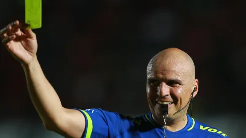 Francisco Chacón ya arbitró a Chivas en el empate ante Cimarrones