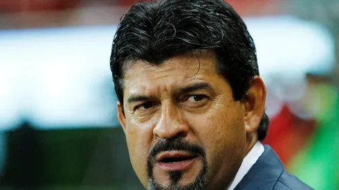 José Cardozo empató en su primer Clásico como entrenador de Chivas