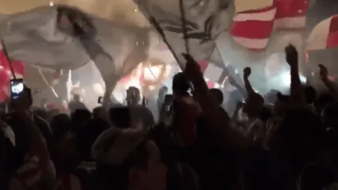 Jugadores de Chivas nuevamente recibieron el apoyo de la afición