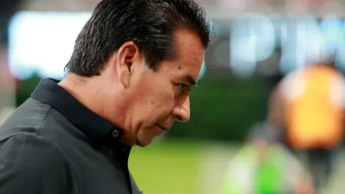 Alberto Coyote cayó en casa en su estreno como interino y sigue sin poder ganar