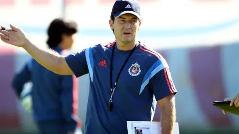 Chepo de la Torre al comando de Chivas.