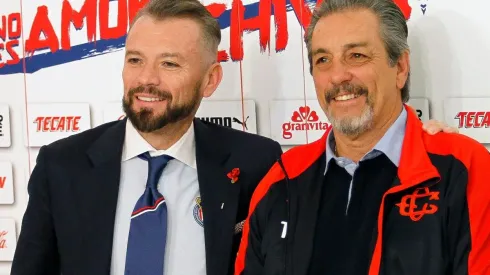 La lista de posibles DTs de Chivas tiene casi 40 nombres