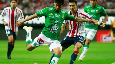 Univisión afirma que León hará válida la opción por Macías