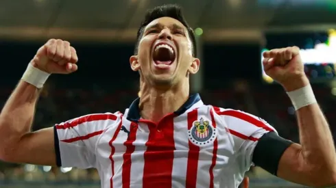 Jesús Molina portando la jineta de capitán.