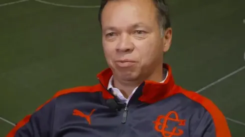 El director deportivo fue el elegido para ofrecer los motivos de la renovación del técnico Tomás Boy