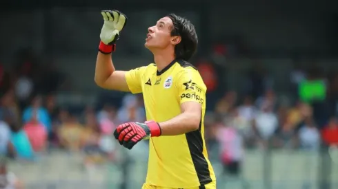 José Rodríguez enfrentando a Pumas.