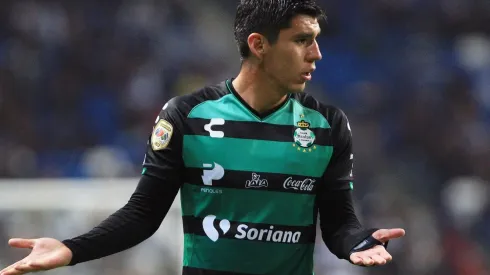 Chivas negocia con Santos Laguna el fichaje de Jesús Angulo