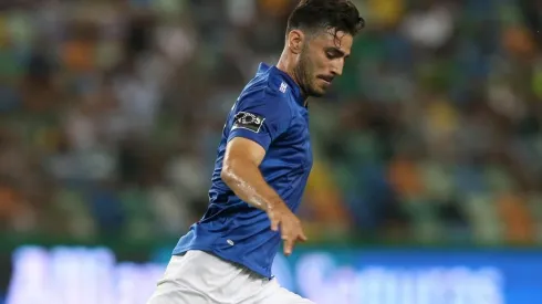 El Pollo tiene más opciones de quedarse en Europa que de volver a México