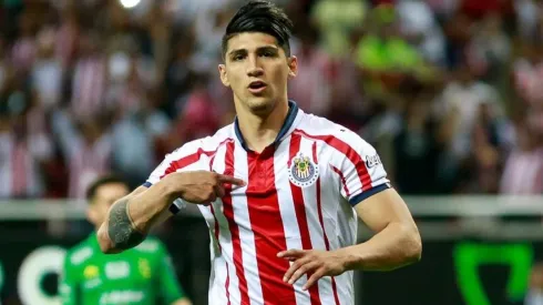 Alan Pulido en el partido ante León.