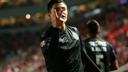 Ronaldo Cisneros vio acción en la victoria del Tri Sub-22 ante China.