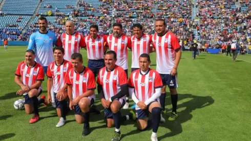 Equipo de Chivas en el Clásico de Leyendas.