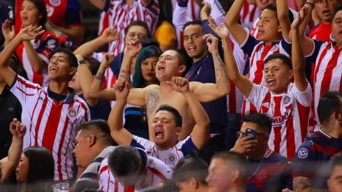 Aficionados de Chivas en el partido ante Querétaro.