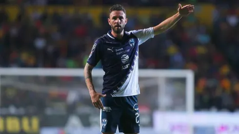 Miguel Layún con los Rayados de Monterrey.