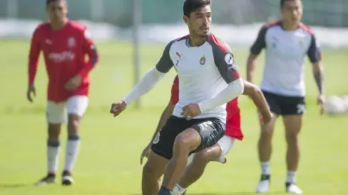 El plantel de Chivas le dio la bienvenida a Alanís