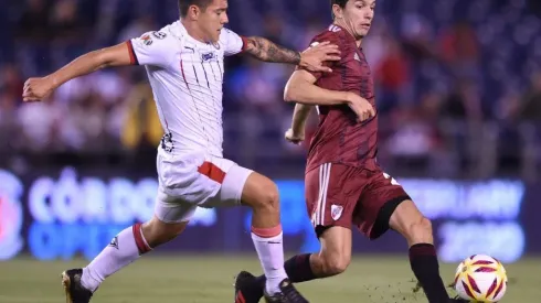 Los argentinos marcaron tres veces en la segunda parte para propinar una vergonzosa derrota a Chivas