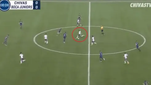 Alanís casi anota desde media cancha