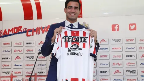 El defensor reconoció la importancia de llegar a un club como el Guadalajara