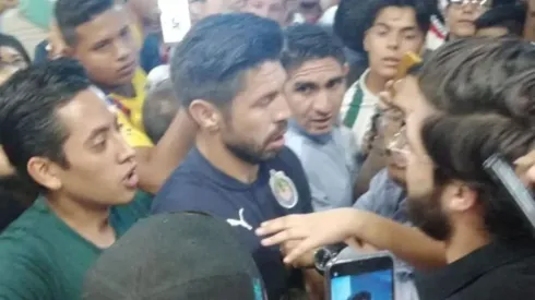 Se desata la Oribelocura en la firma de autógrafos de Chivas
