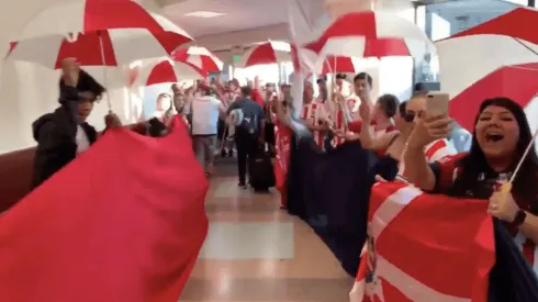 Afición de Chivas en la llegada del plantel.