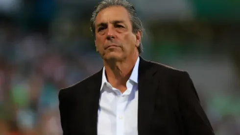 Siguen los delirios de persecusión en nuestro técnico