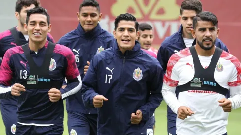 Jugadores en el entrenamiento de Chivas.