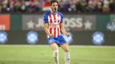 Antonio Briseño en el partido de Chivas.